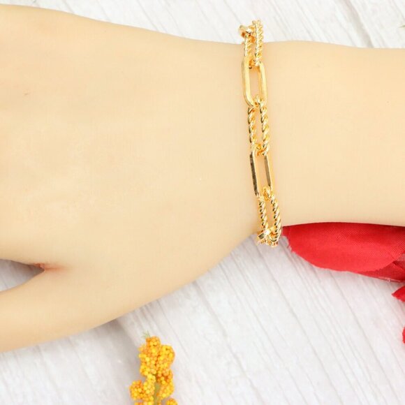 "Trendy Handmade Bracelet – A Thoughtful Gift for Girls & Women | UNVRC1584 - Picture 3 of 10